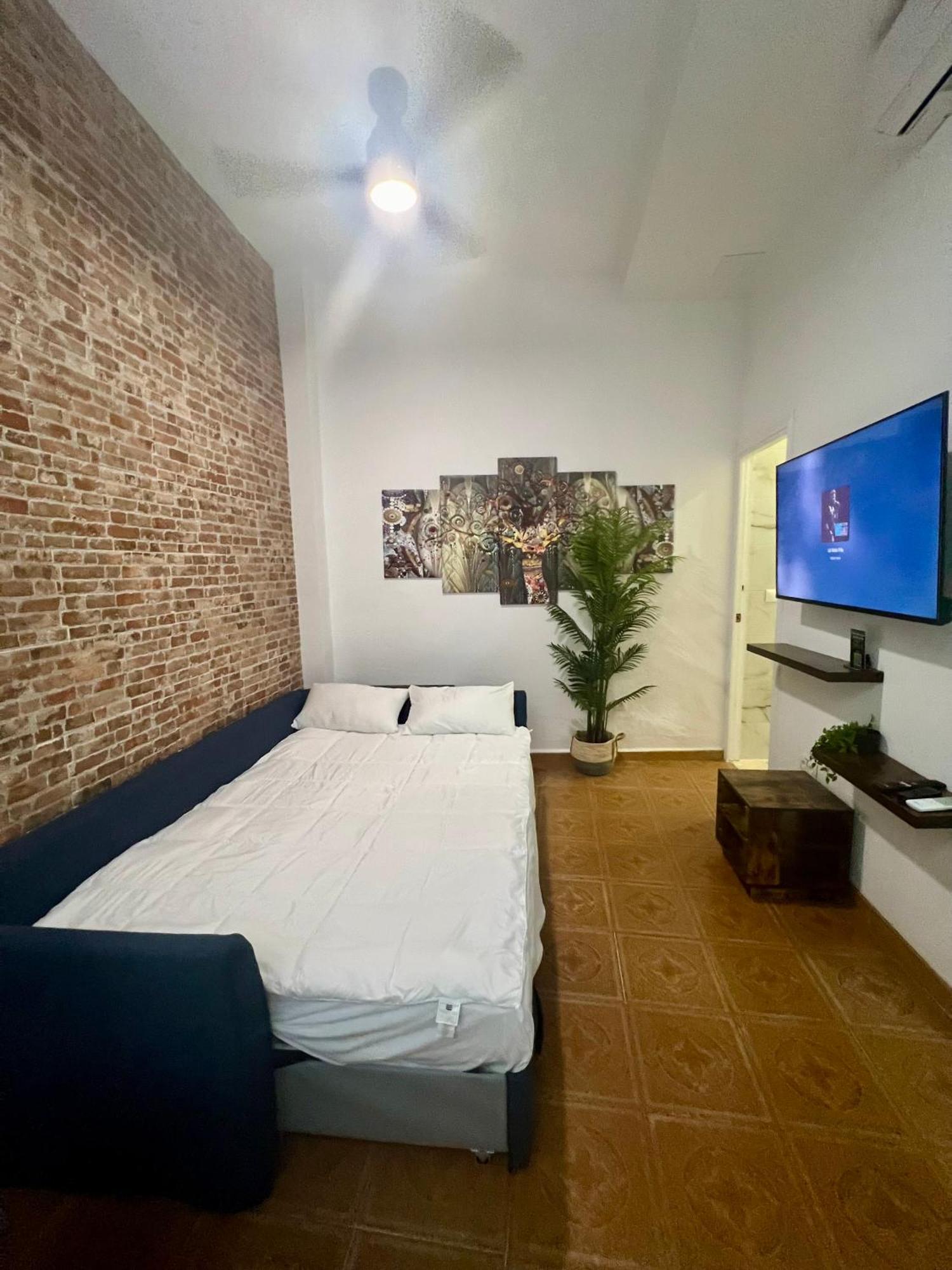Casa Naty, Espacioso Renovado Apartamento En El Centro De Малага Екстер'єр фото